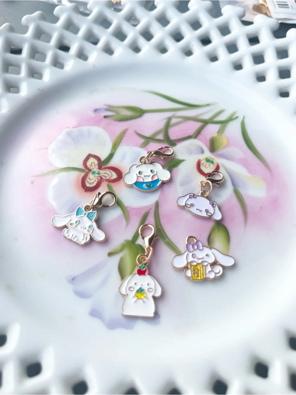 Miniso Collection Zipper Pulls (5)